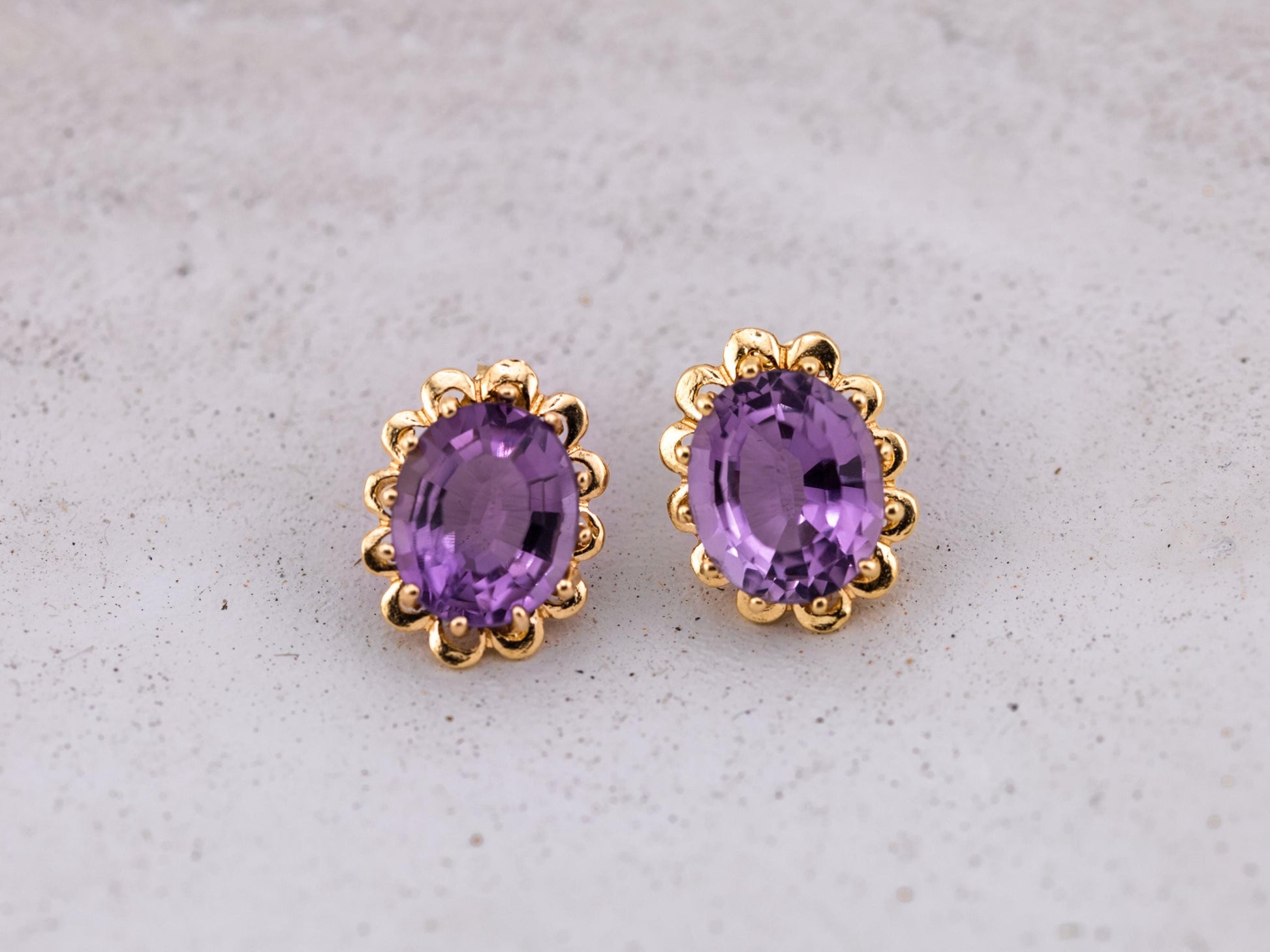 Vintage Amethyst earrings stud earrings floral design solid gold 14k gold stud antique earrings oval amethyst