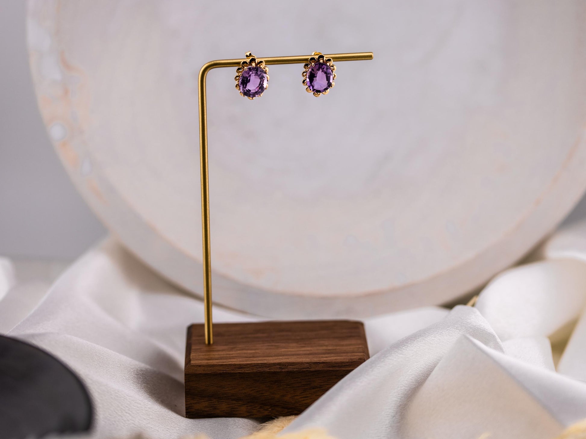 Vintage Amethyst earrings stud earrings floral design solid gold 14k gold stud antique earrings oval amethyst