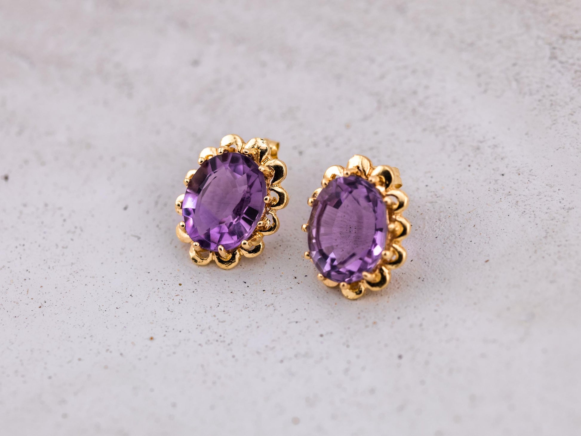 Vintage Amethyst earrings stud earrings floral design solid gold 14k gold stud antique earrings oval amethyst