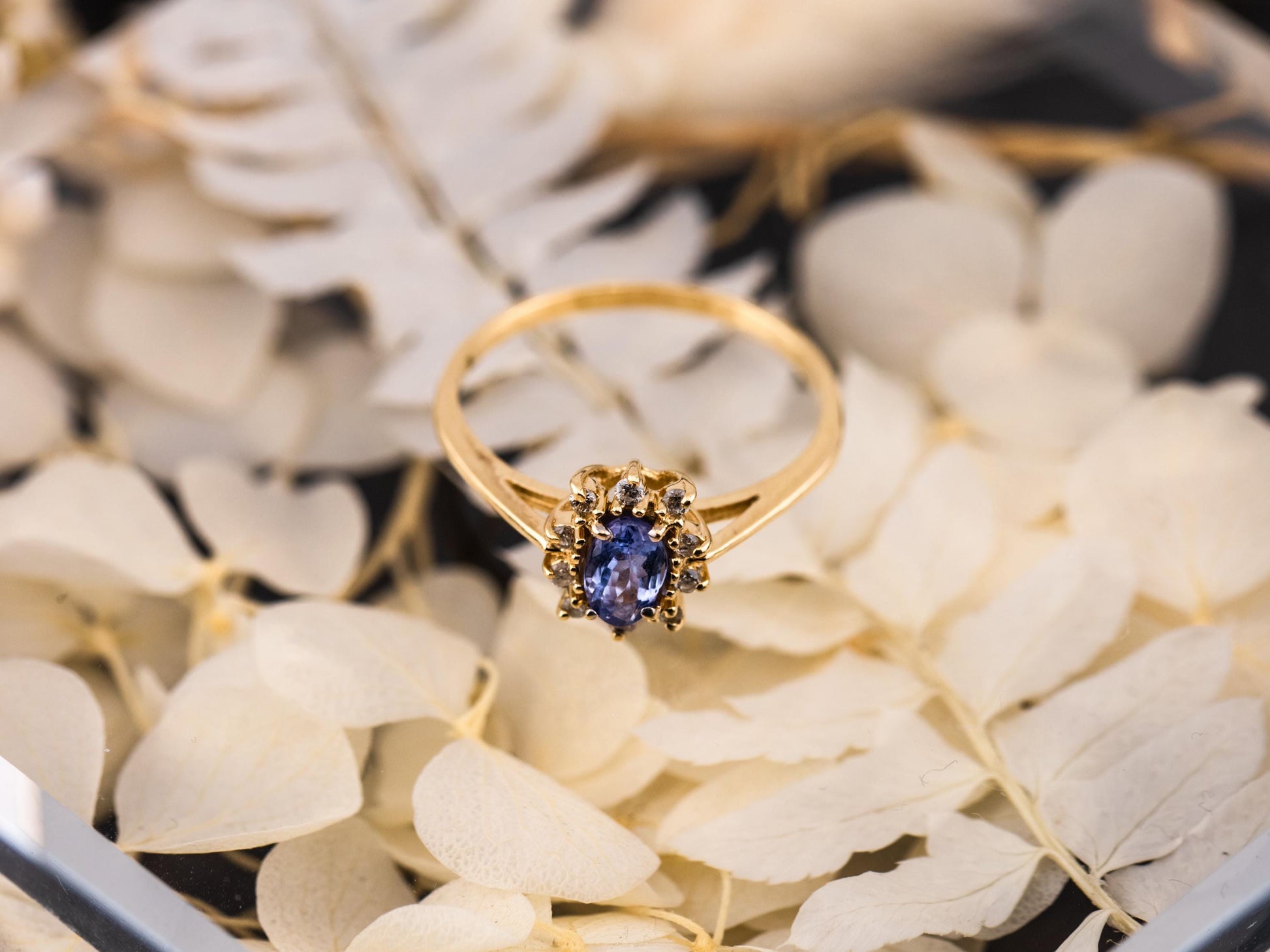 Vintage Tanzanite and diamond ring 14k solid gold