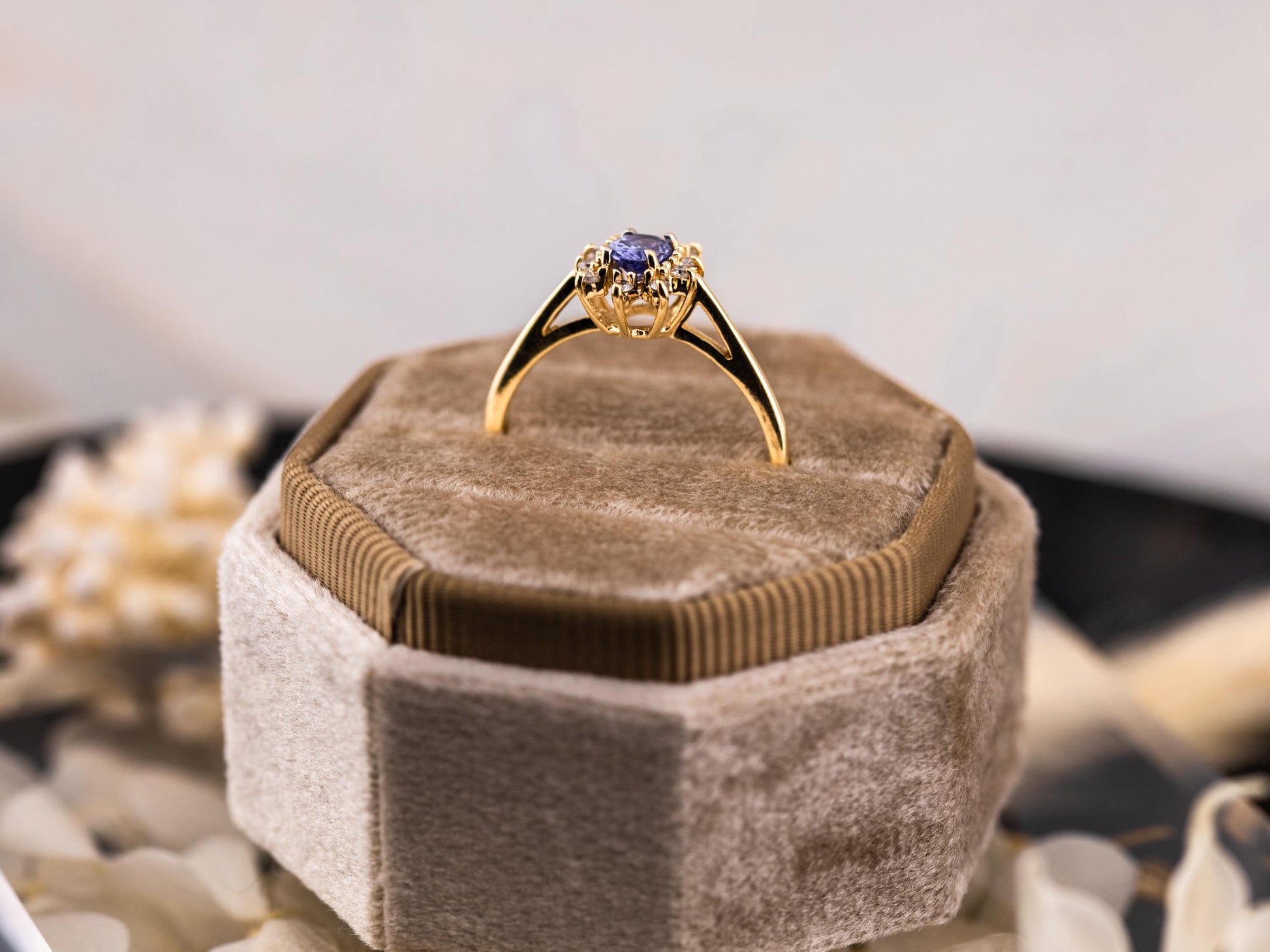 Vintage Tanzanite and diamond ring 14k solid gold