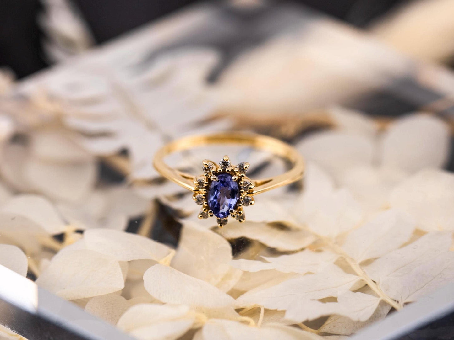 Vintage Tanzanite and diamond ring 14k solid gold