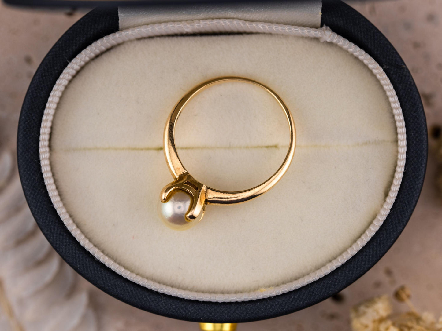 Vintage pearl ring 14k solid gold