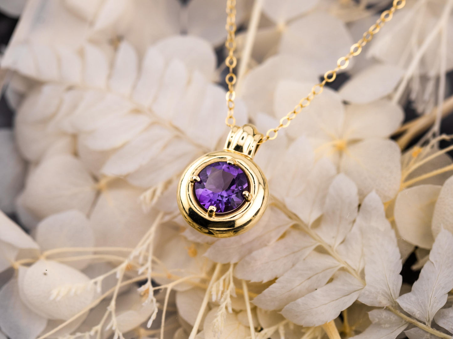 Vintage Amethyst necklace pendant 14k solid gold