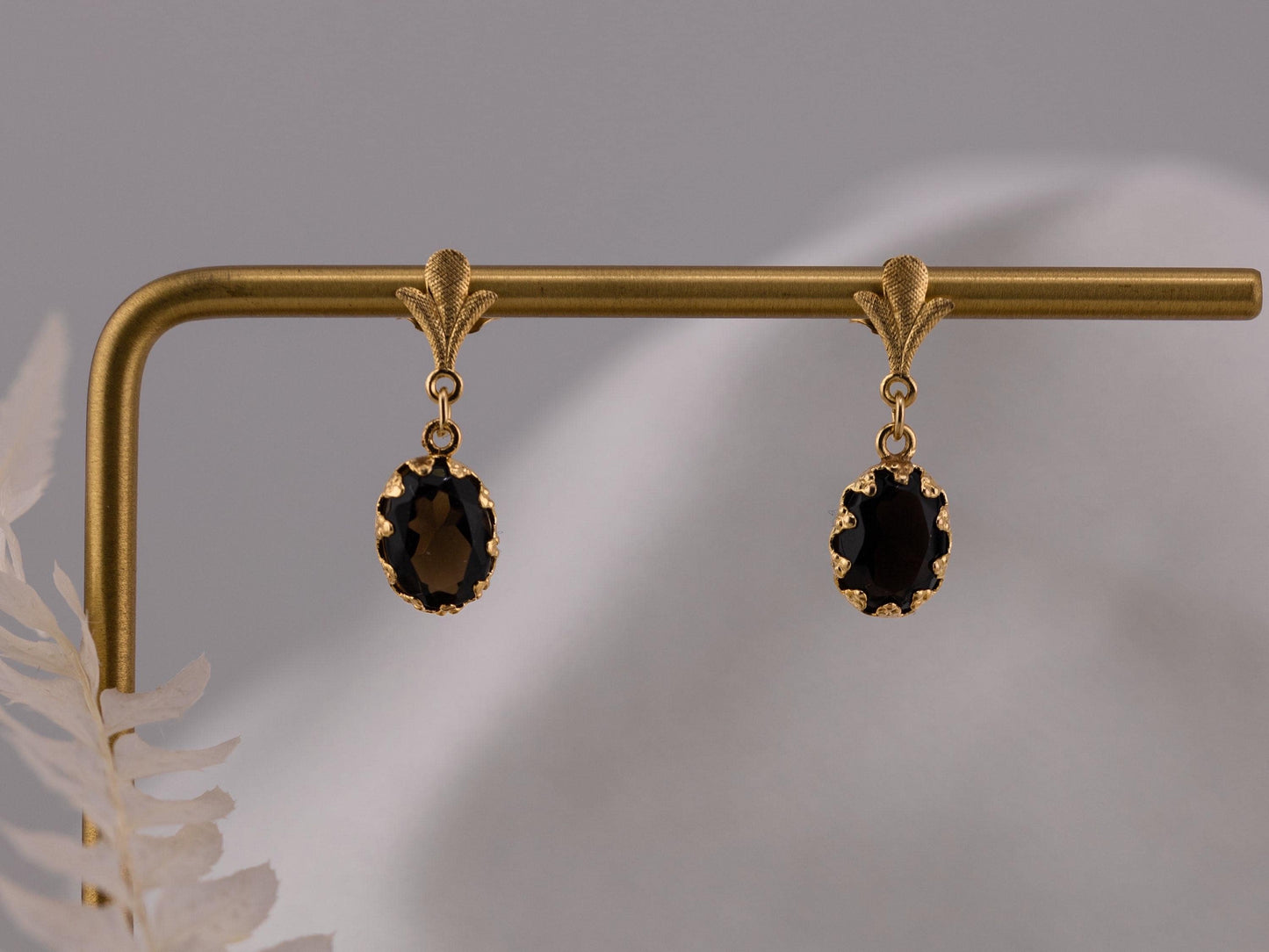 Vintage earrings drop oval black Agate Onyx earrings 14k solid yellow gold