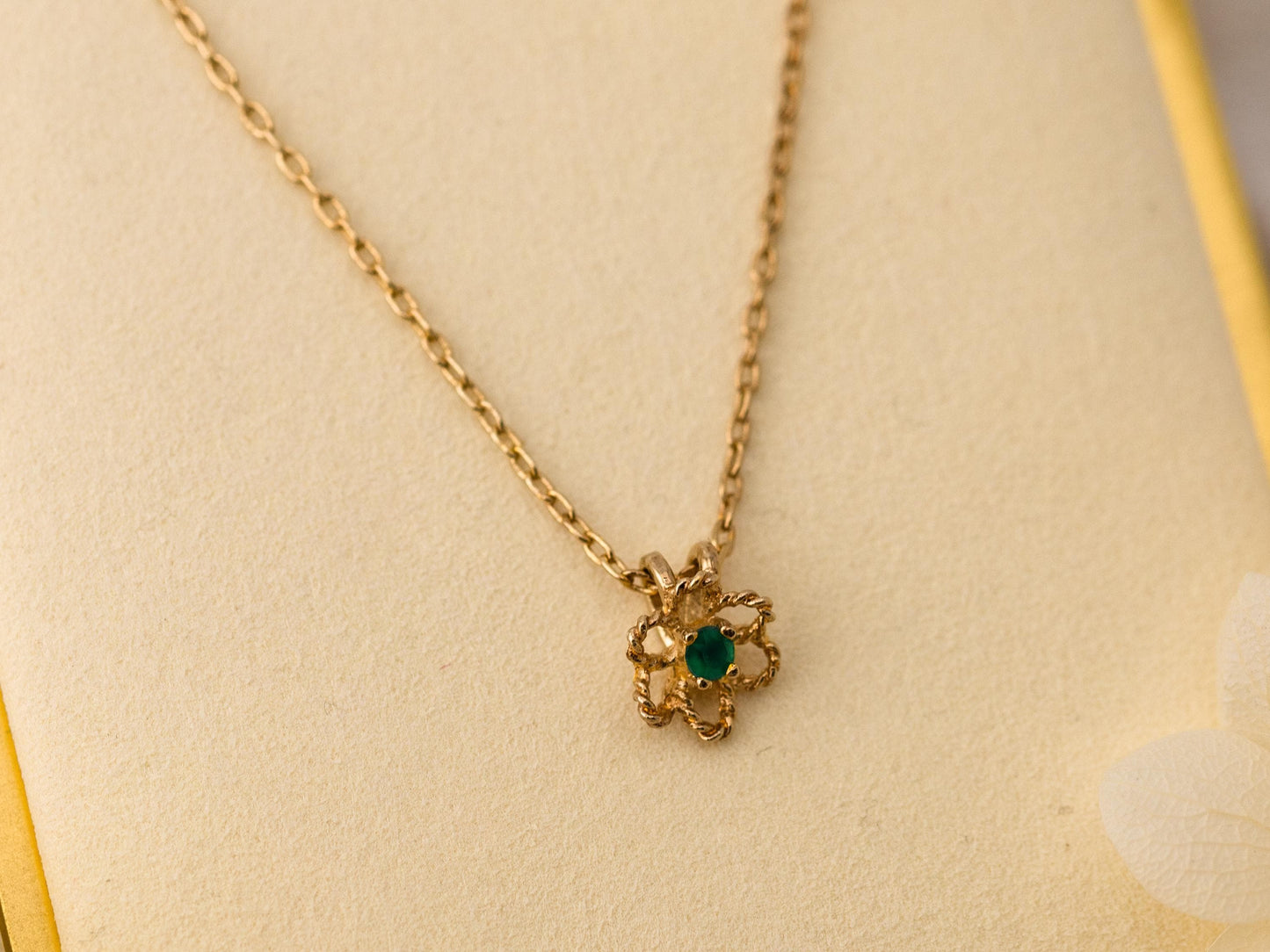 Vintage emerald necklace flower pendant 14k gold filled