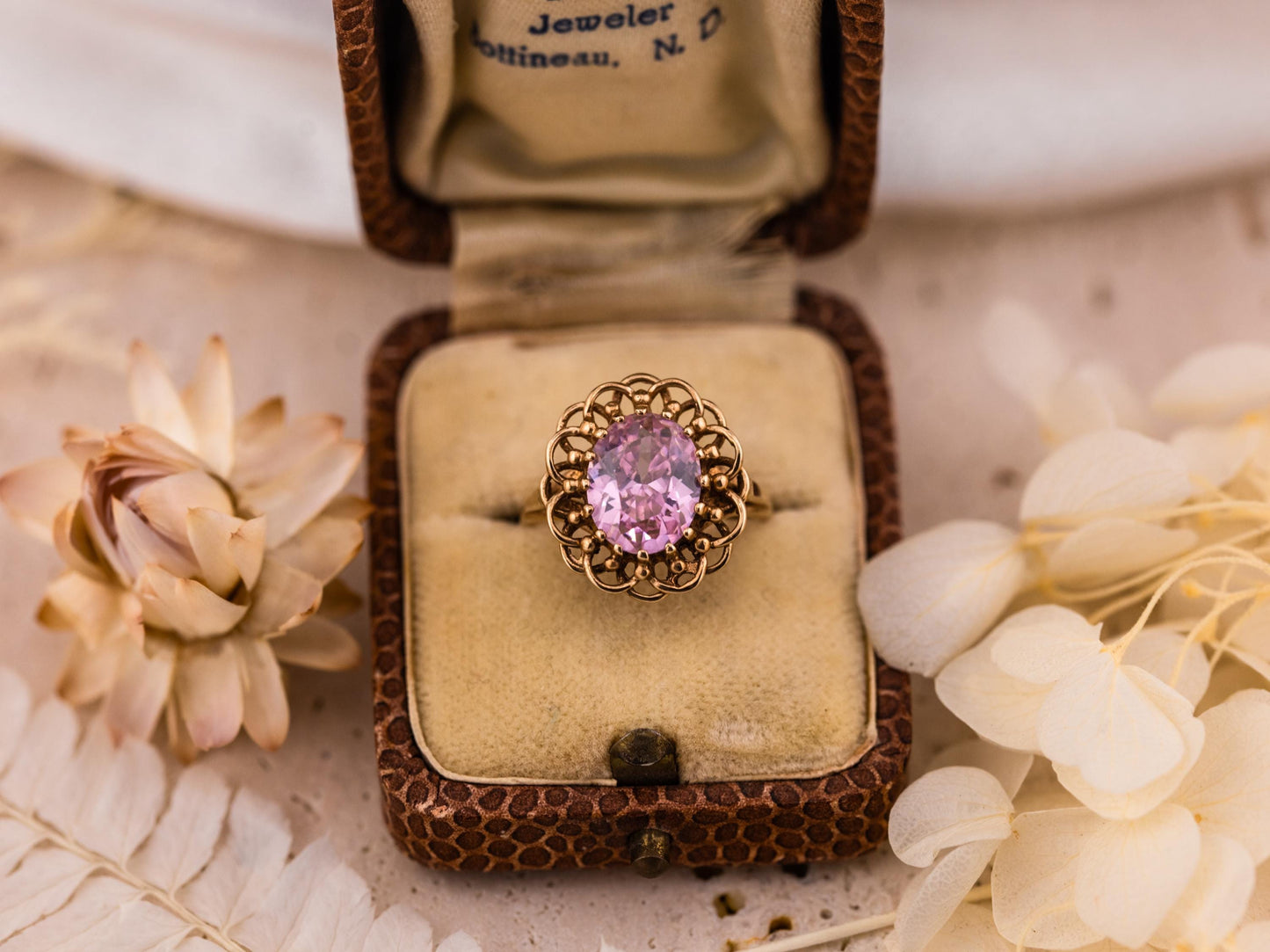 Vintage pink oval ring 10k solid gold