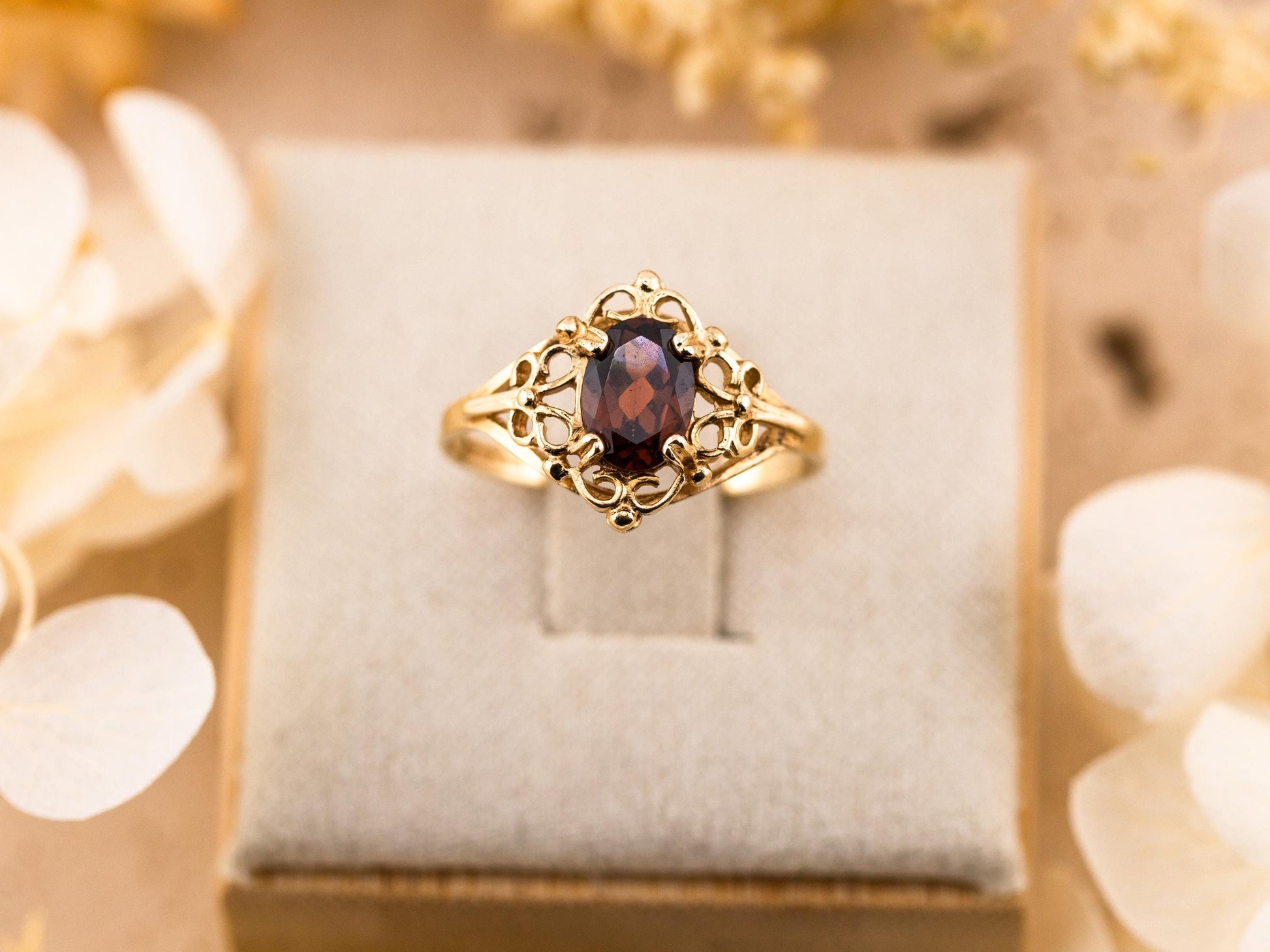 Vintage garnet ring filigree art deco ring solid yellow gold