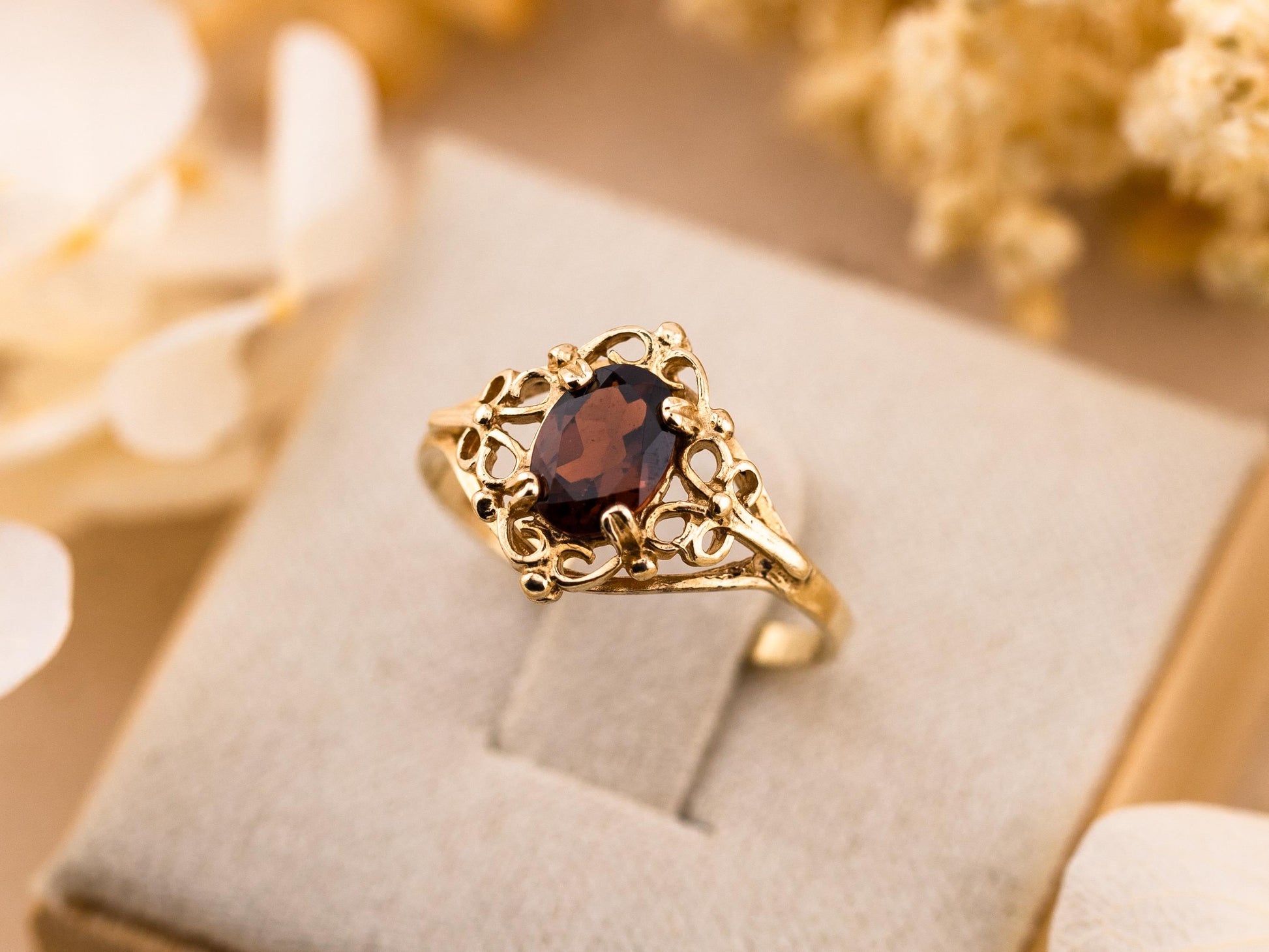 Vintage garnet ring filigree art deco ring solid yellow gold