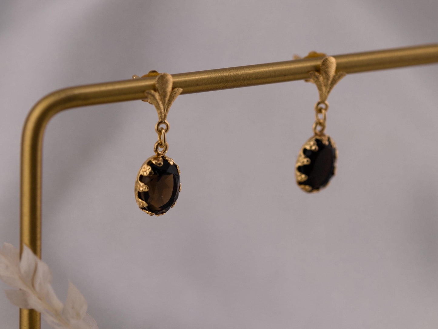 Vintage earrings drop oval black Agate Onyx earrings 14k solid yellow gold