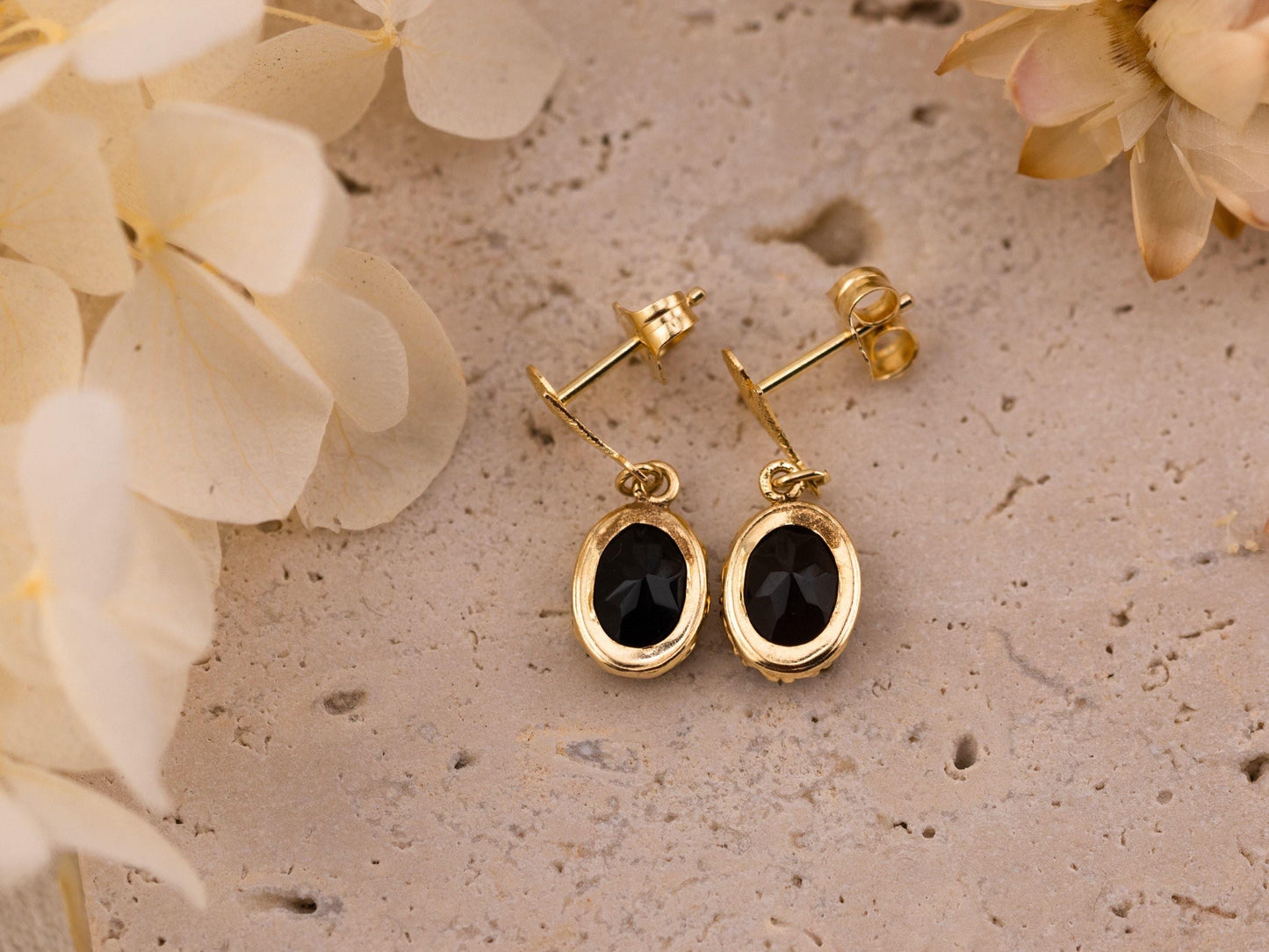 Vintage earrings drop oval black Agate Onyx earrings 14k solid yellow gold