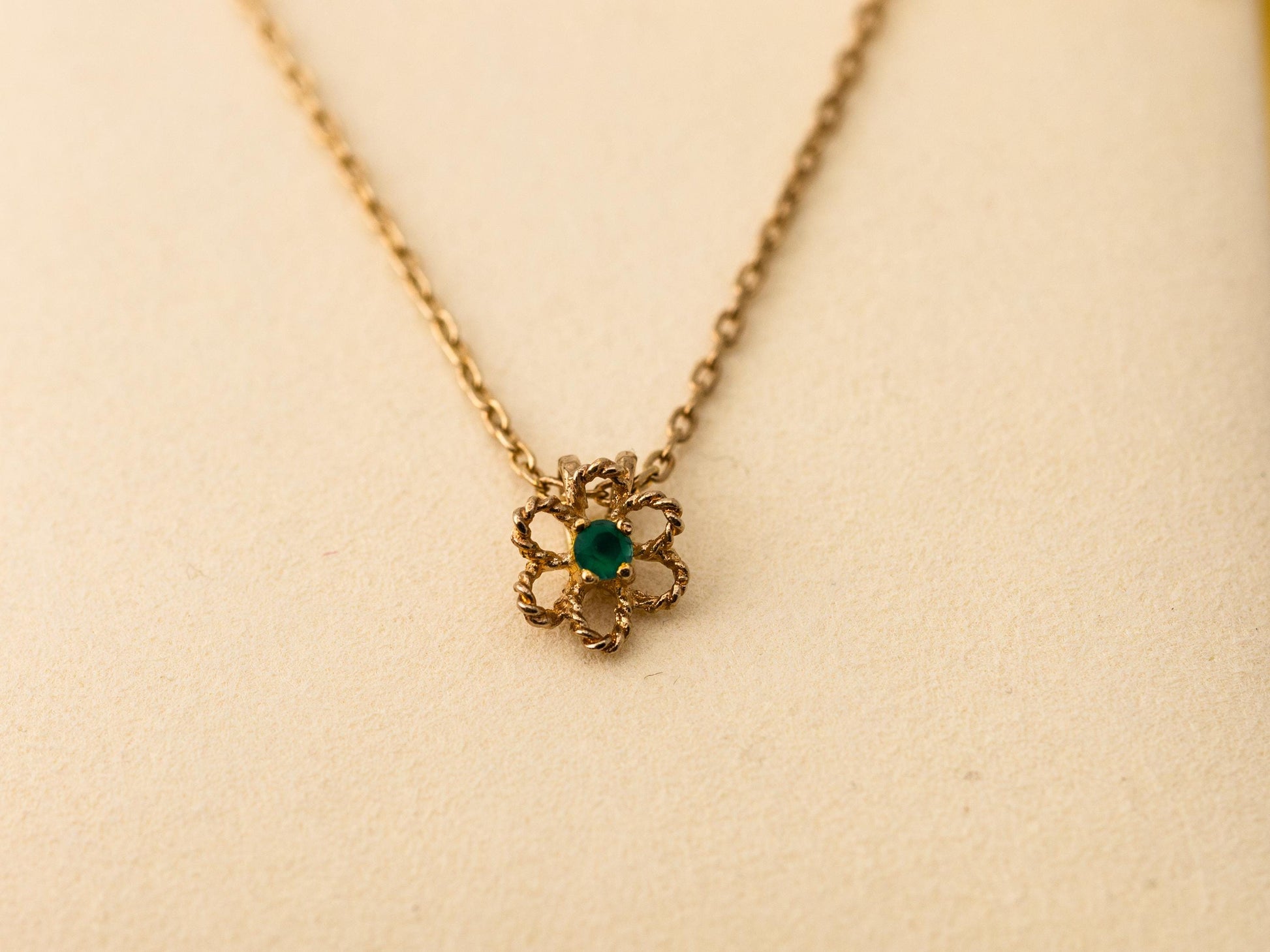 Vintage emerald necklace flower pendant 14k gold filled