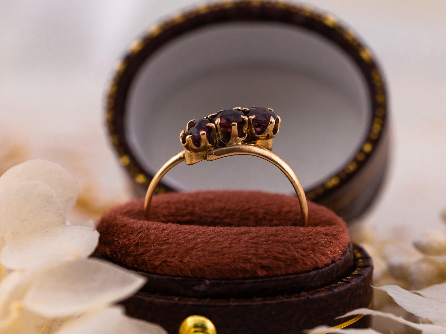 Vintage garnet ring three stone Victorian ring January birthstone ring 10k solid yellow gold ring