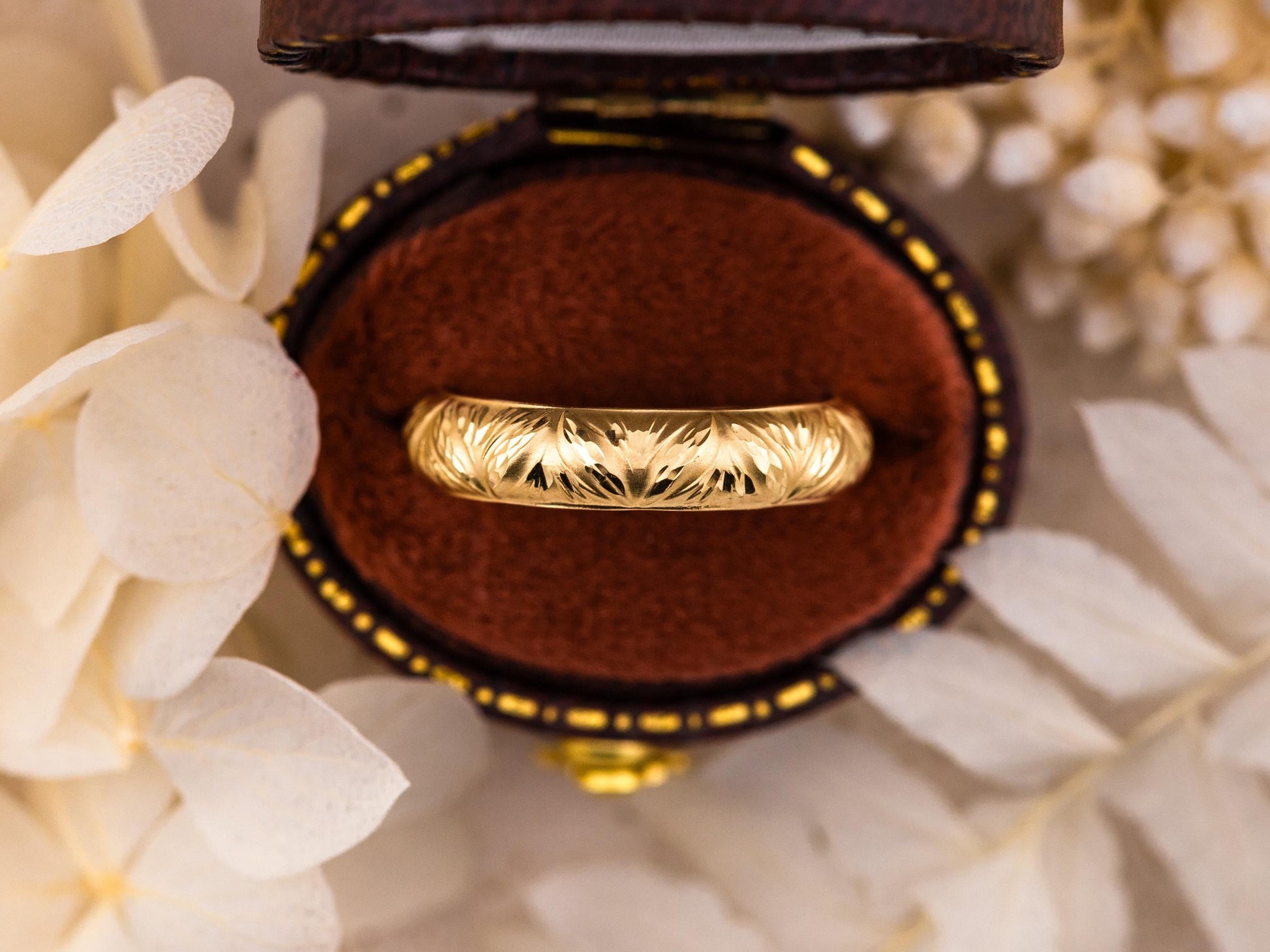 Gold leaf wedding band vintage wedding band nature inspired 4mm solid 14k yellow gold band