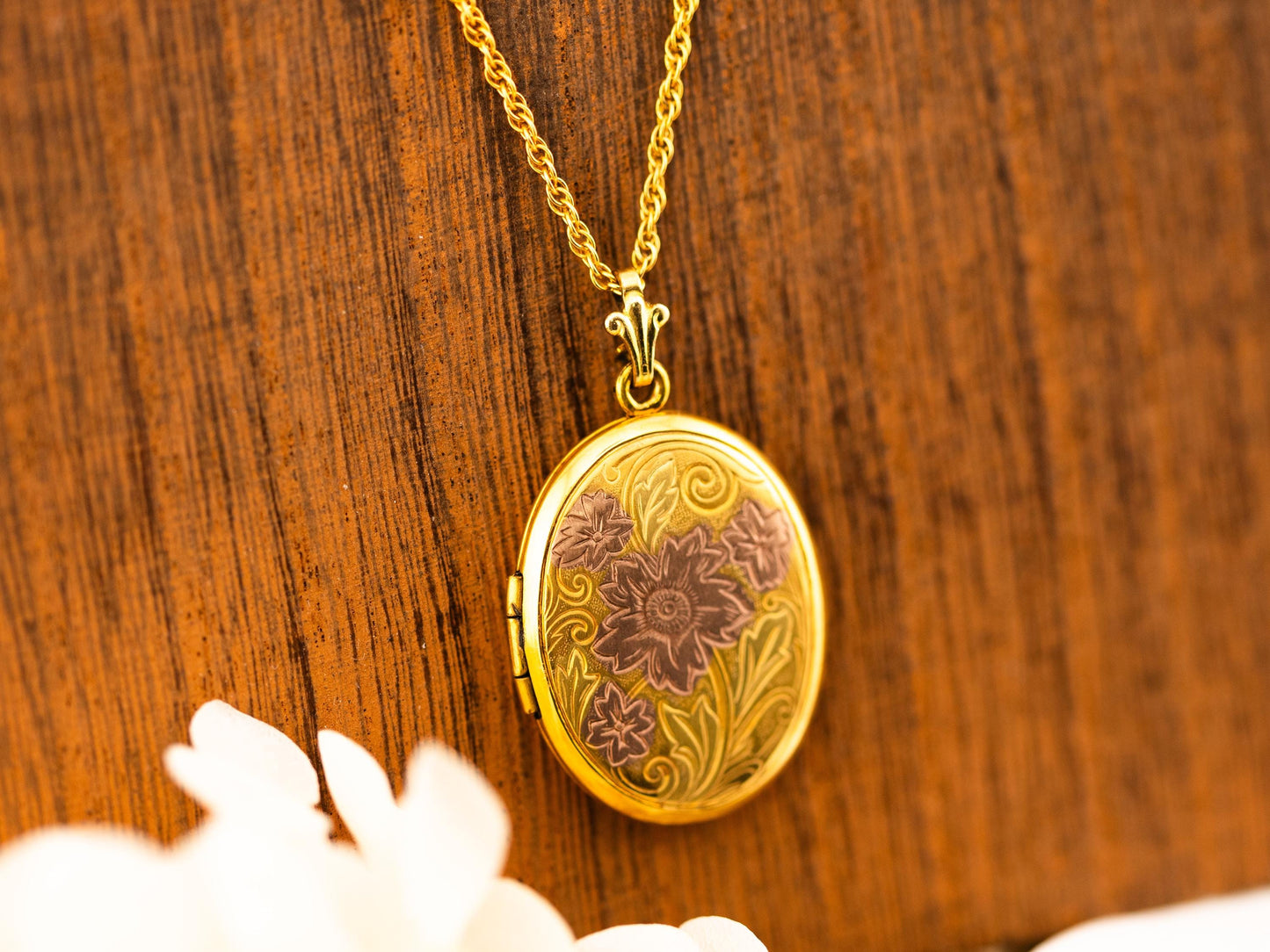 Vintage locket photo locket oval yellow gold