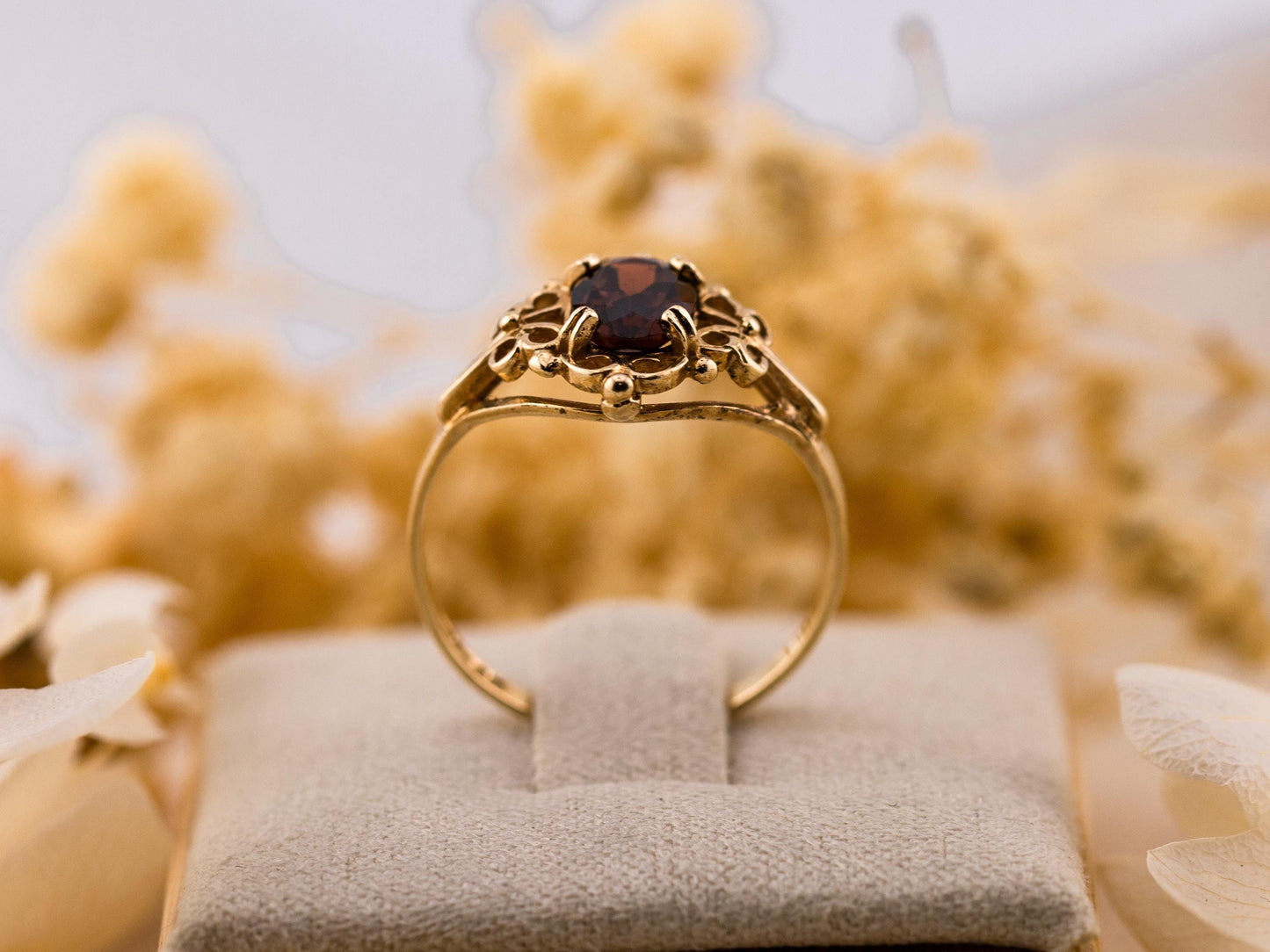 Vintage garnet ring filigree art deco ring solid yellow gold