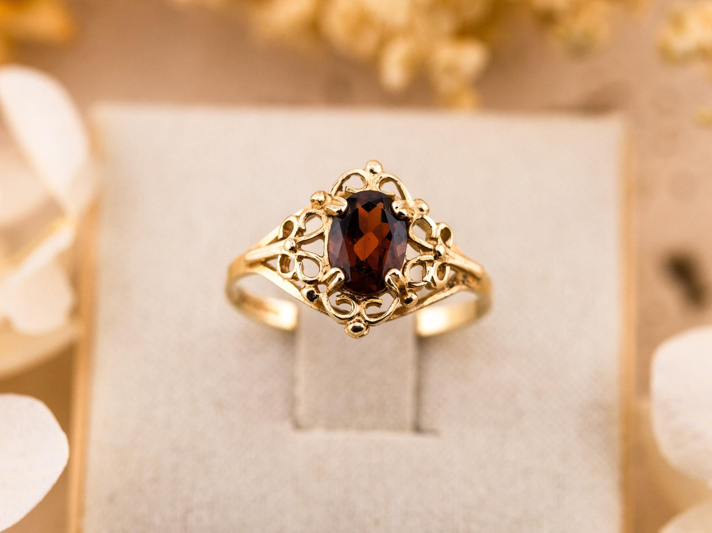 Vintage garnet ring filigree art deco ring solid yellow gold