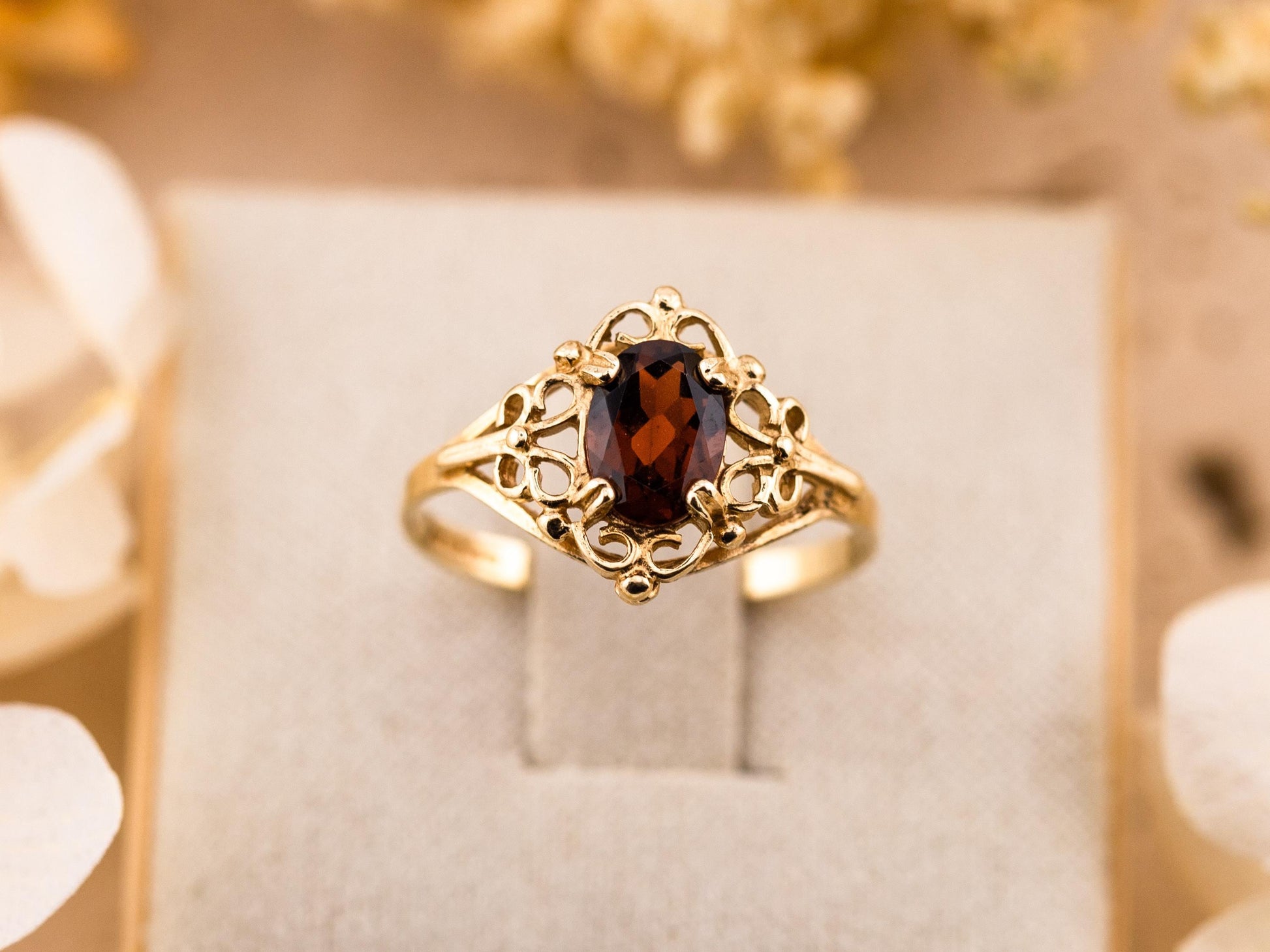 Vintage garnet ring filigree art deco ring solid yellow gold