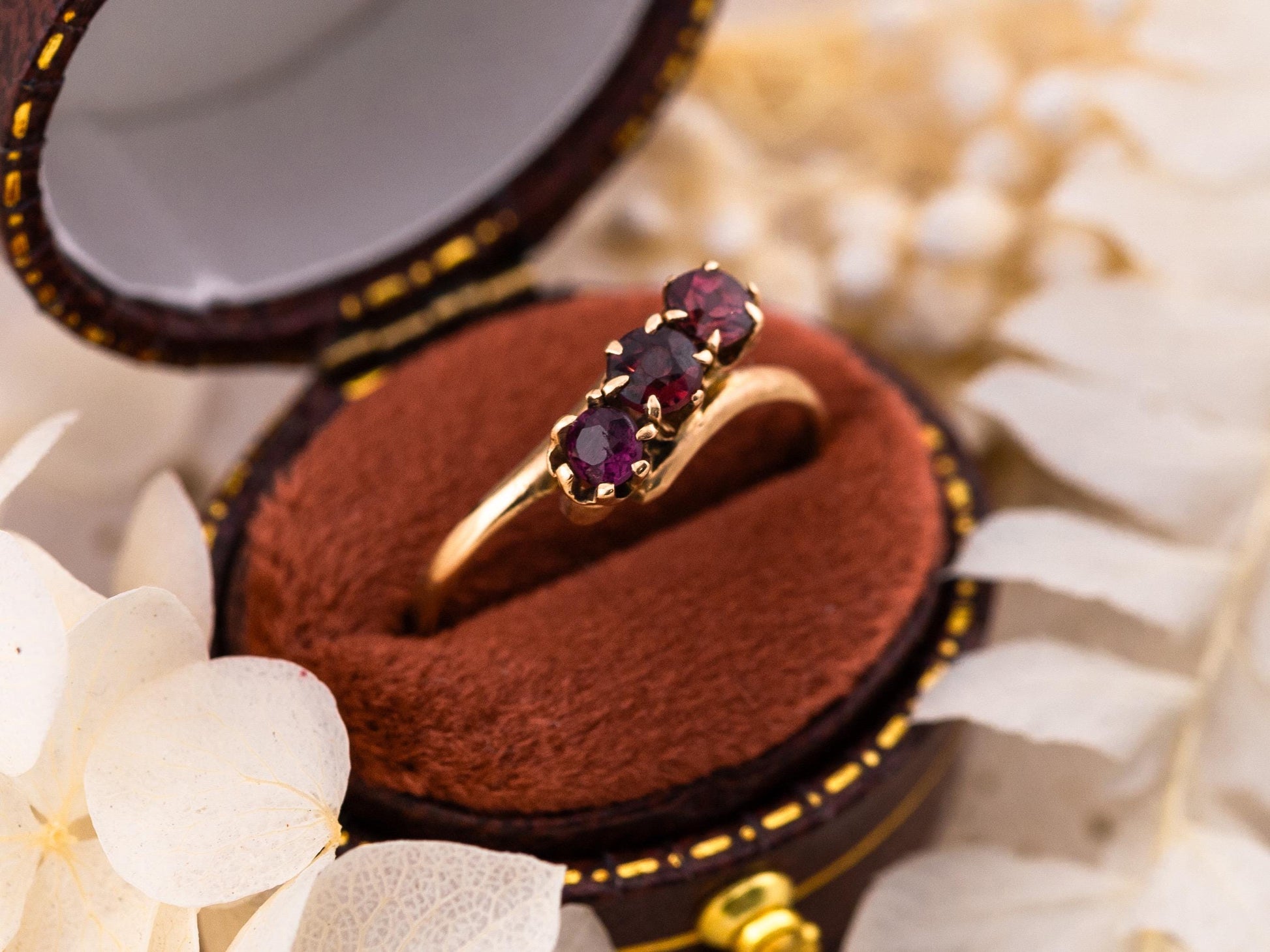 Vintage garnet ring three stone Victorian ring January birthstone ring 10k solid yellow gold ring