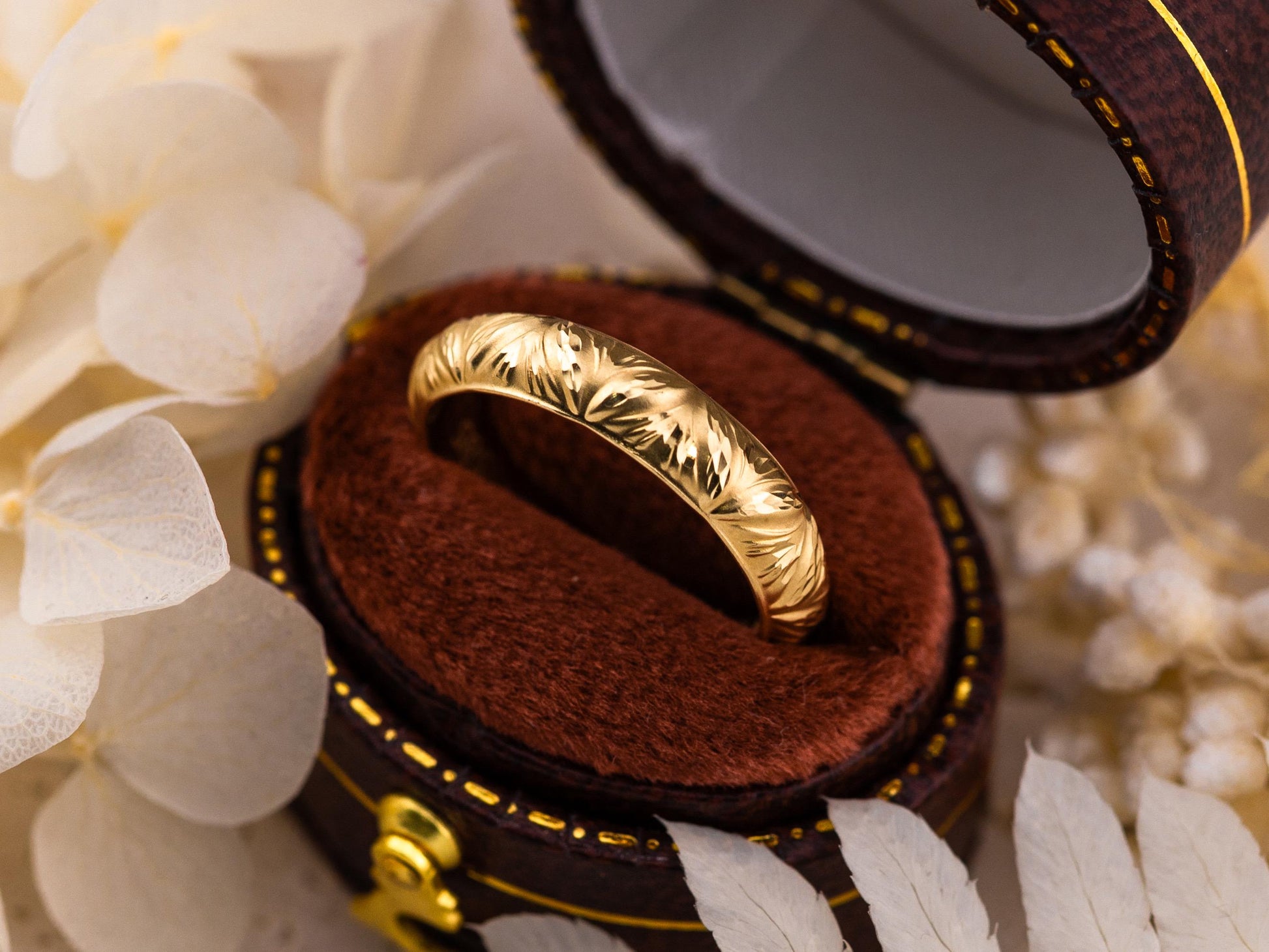 Gold leaf wedding band vintage wedding band nature inspired 4mm solid 14k yellow gold band