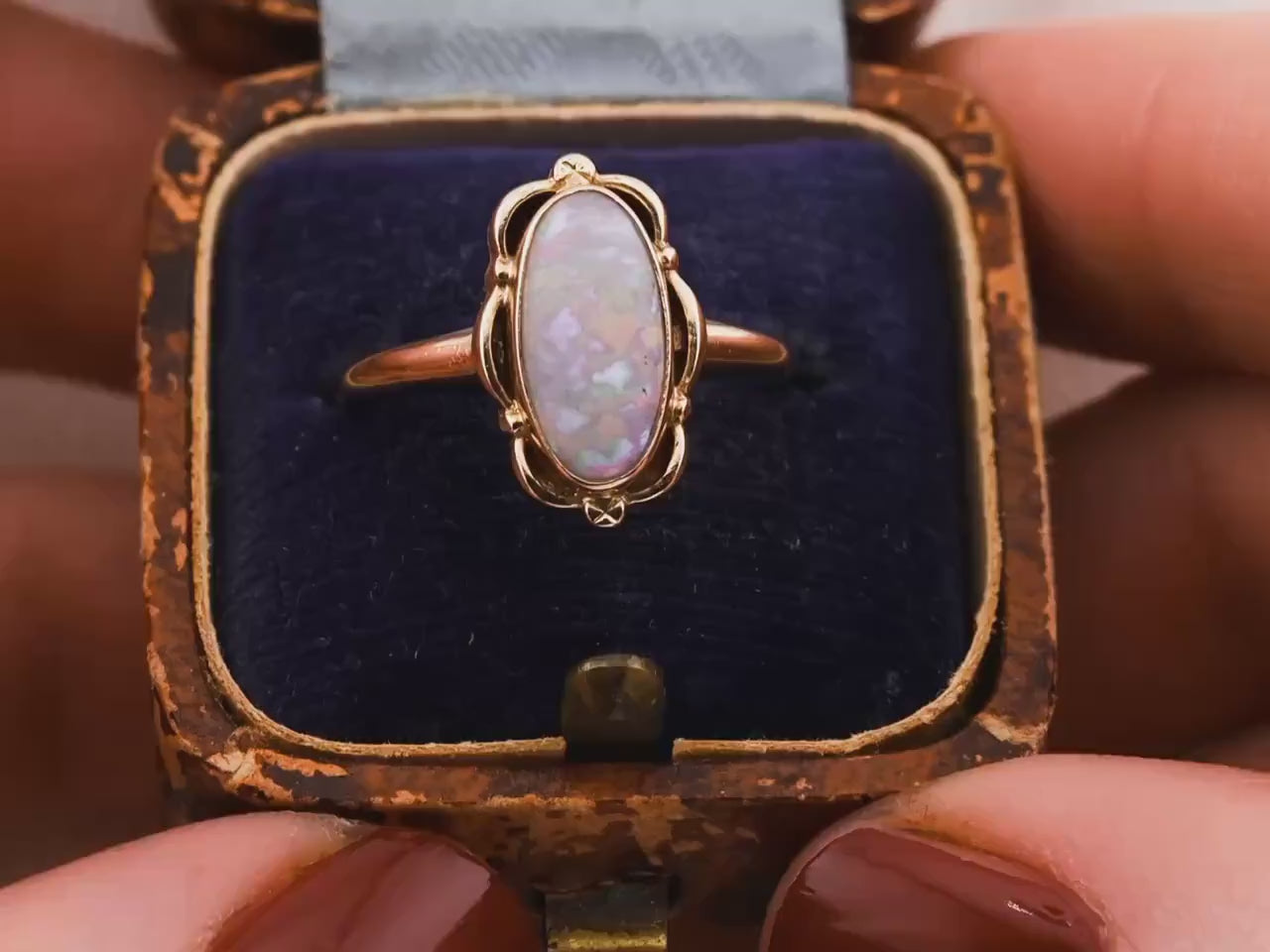 Vintage opal ring oval opal sing 14k solid yellow gold